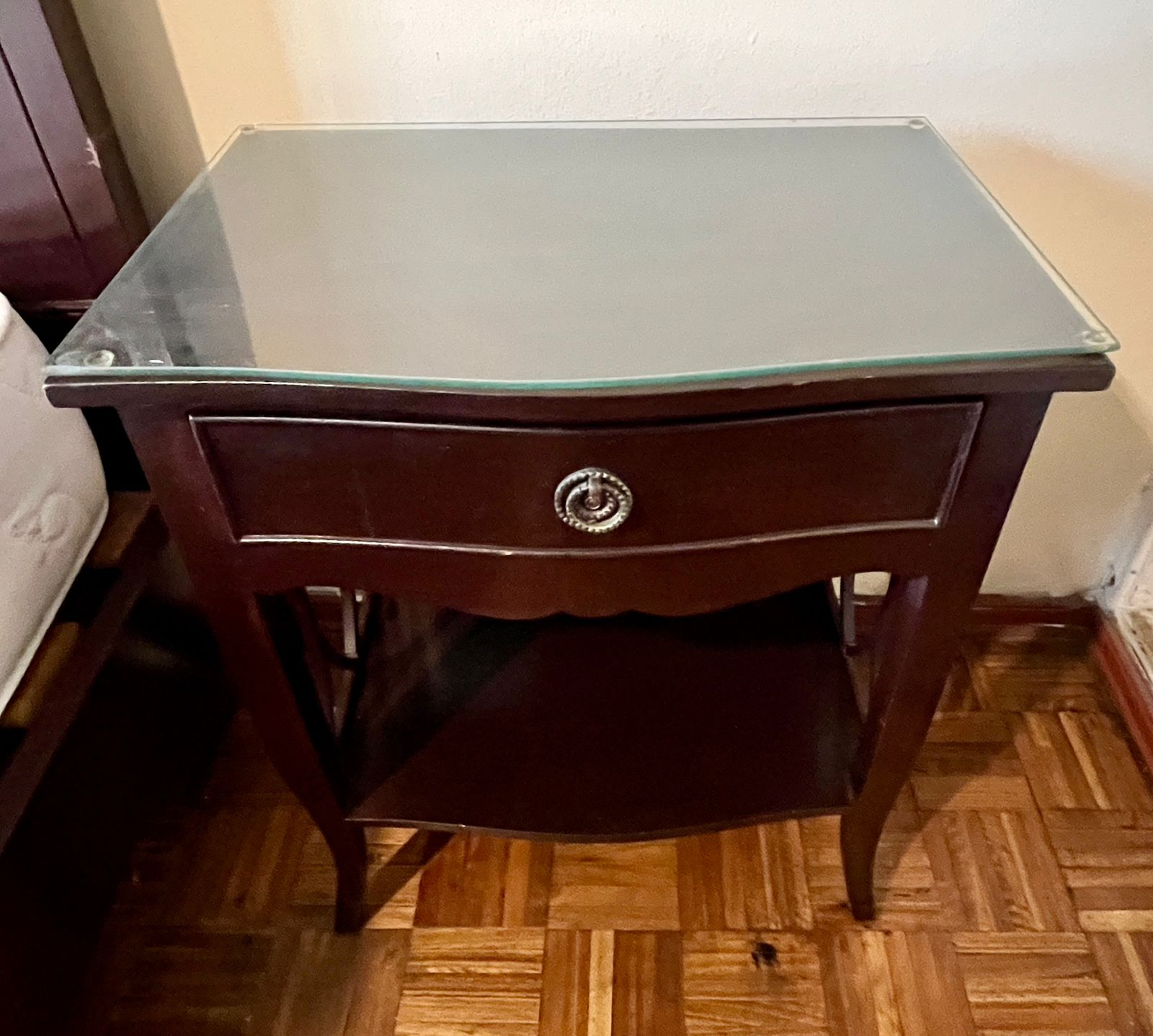 Juego dormitorio cama 1 plaza con veladores y espejo - Imagen 3