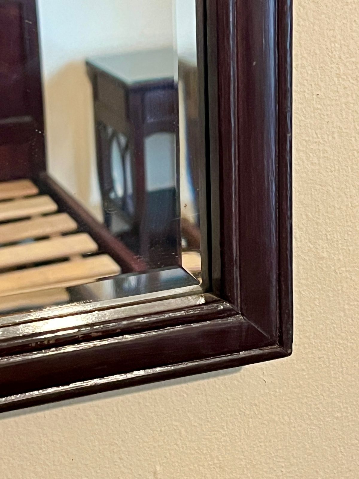 Juego dormitorio cama 1 plaza con veladores y espejo - Imagen 10