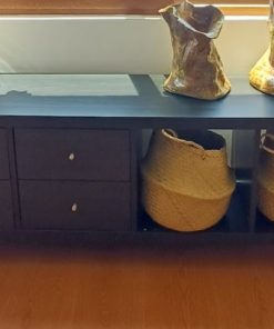 Rack TV negro con cajones