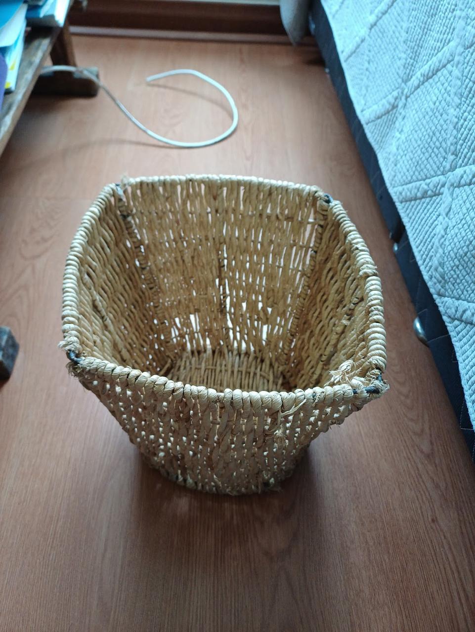 Canasto basurero mimbre