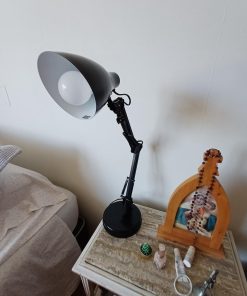 Lámpara velador o escritorio negra articulada