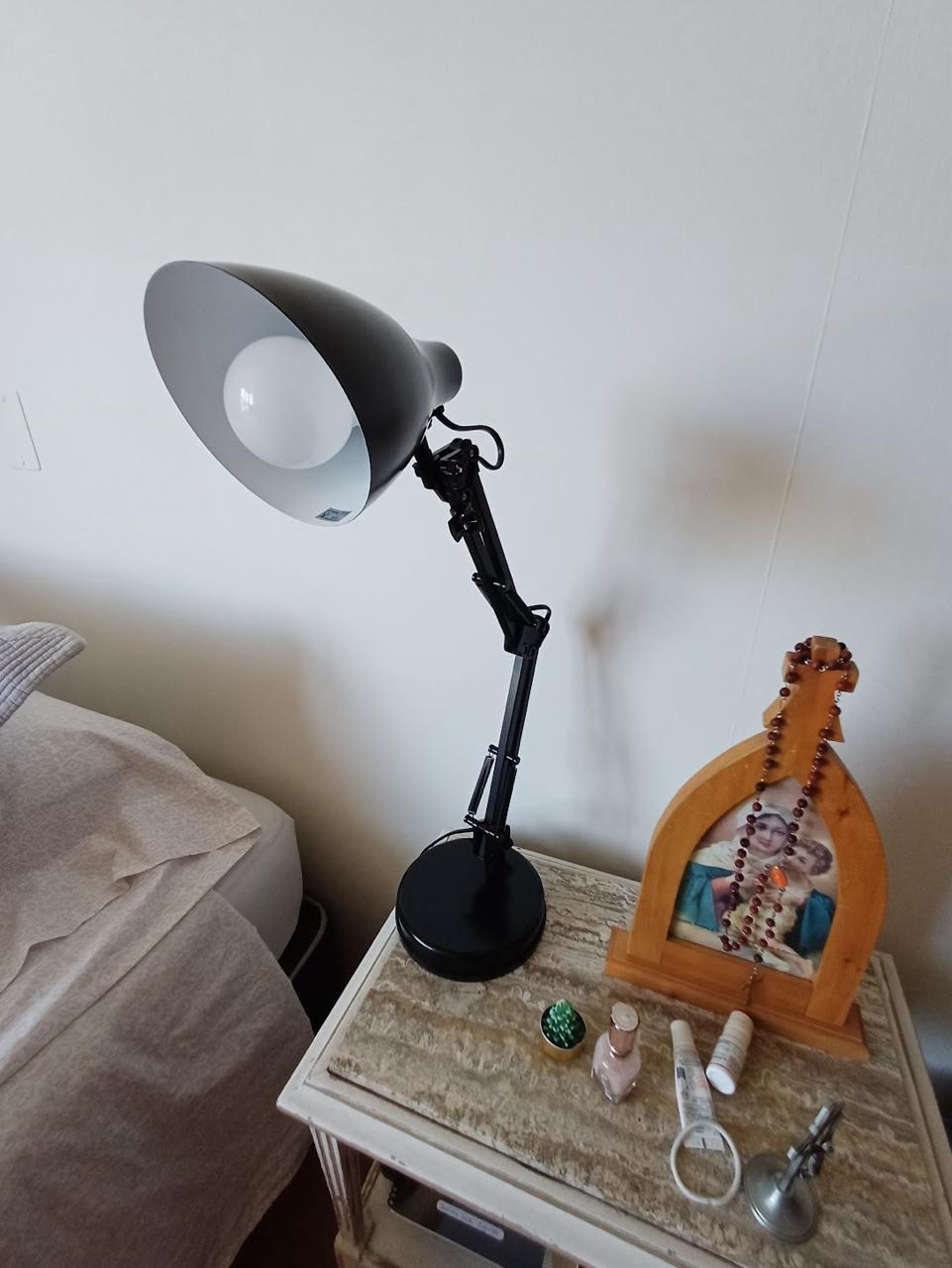 Lámpara velador o escritorio negra articulada