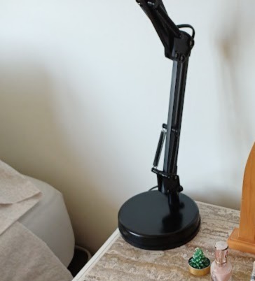 Lámpara velador o escritorio negra articulada - Imagen 2