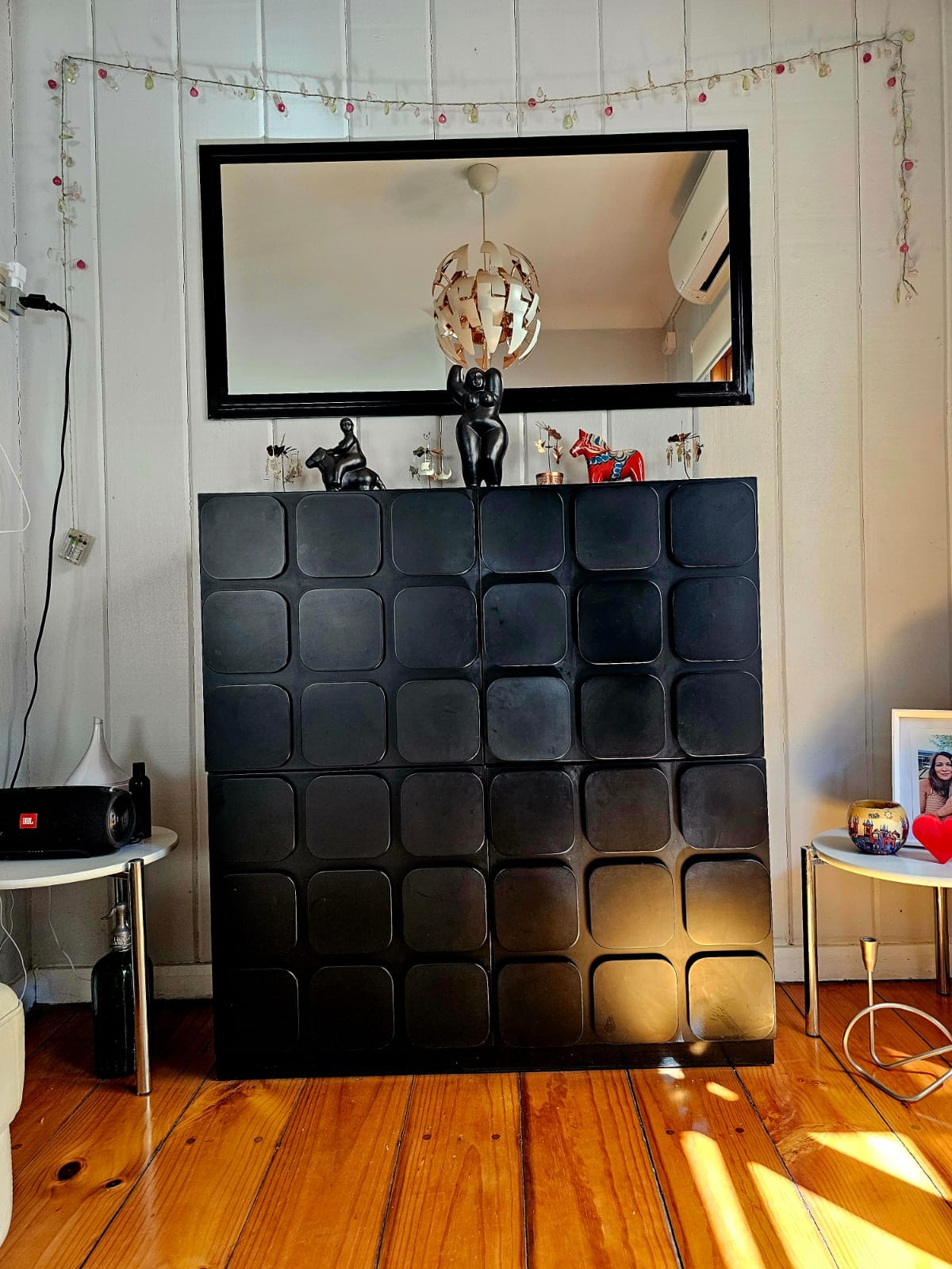 Mueble bar con puertas cuadriculado tienda BONO