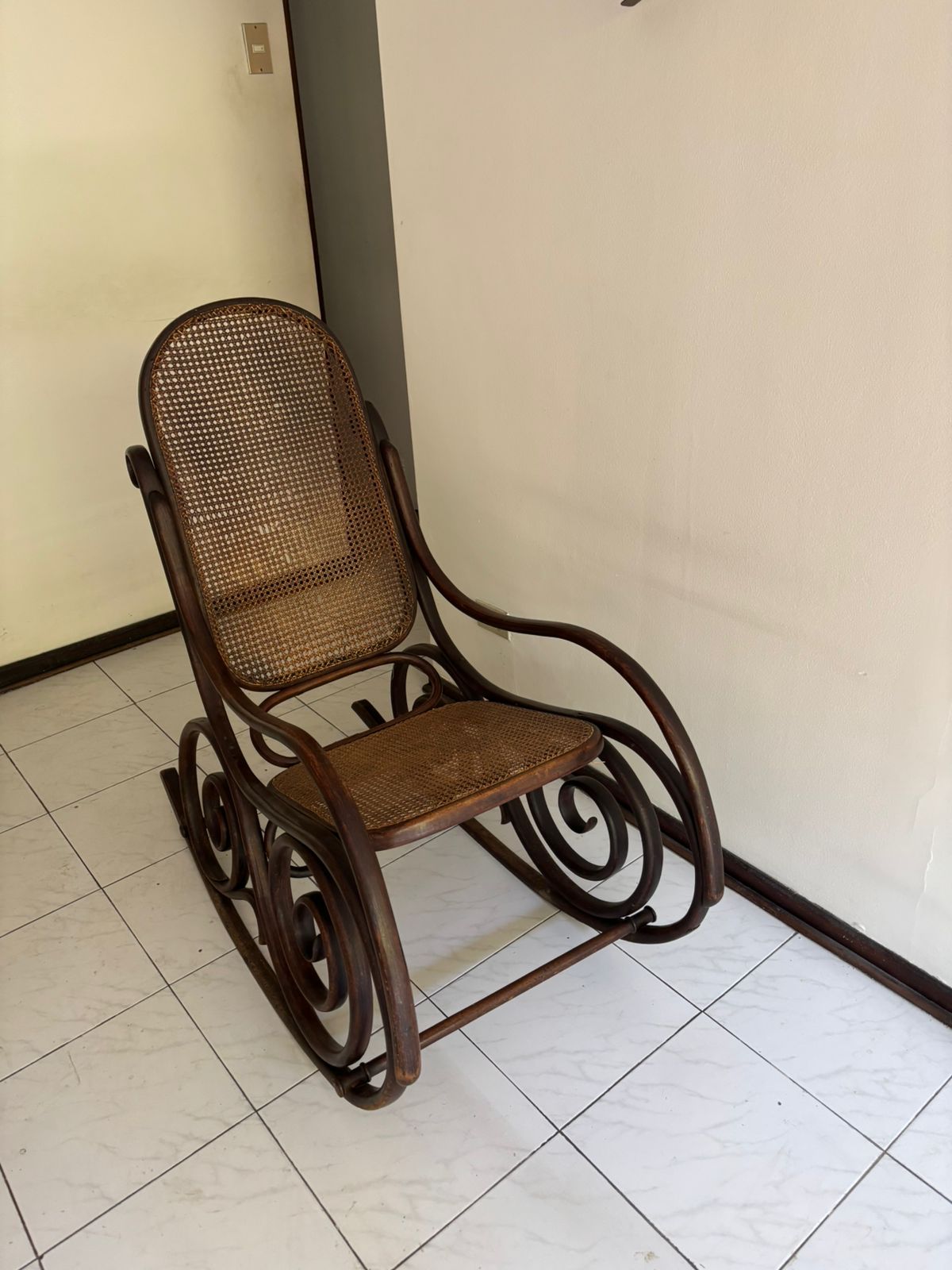 Mecedora estilo Bentwood - Imagen 2