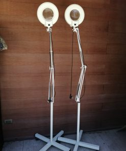 Lámpara Lupa Con Luz Led Pedestal Rueda Cosmetología