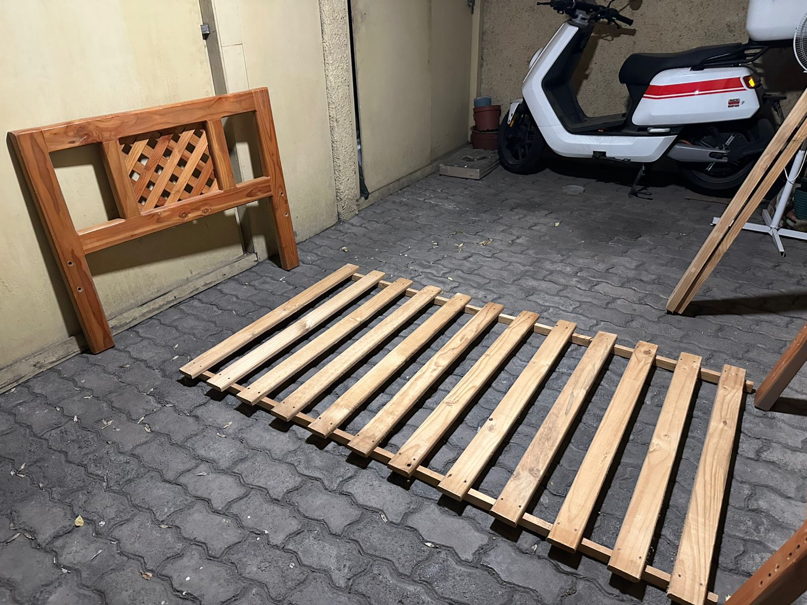 Cama 1.5 plazas madera maciza - Imagen 3