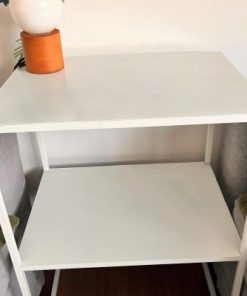 Mesa lateral blanca electropintada con repisa