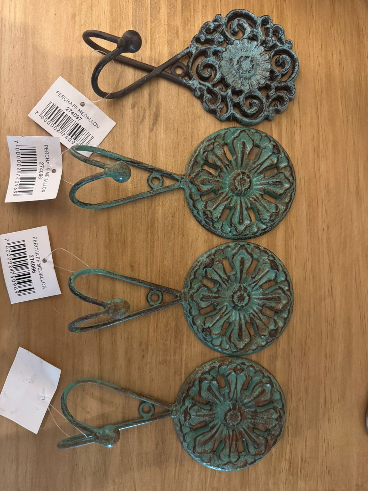 Set 4 perchas metálico - Imagen 3