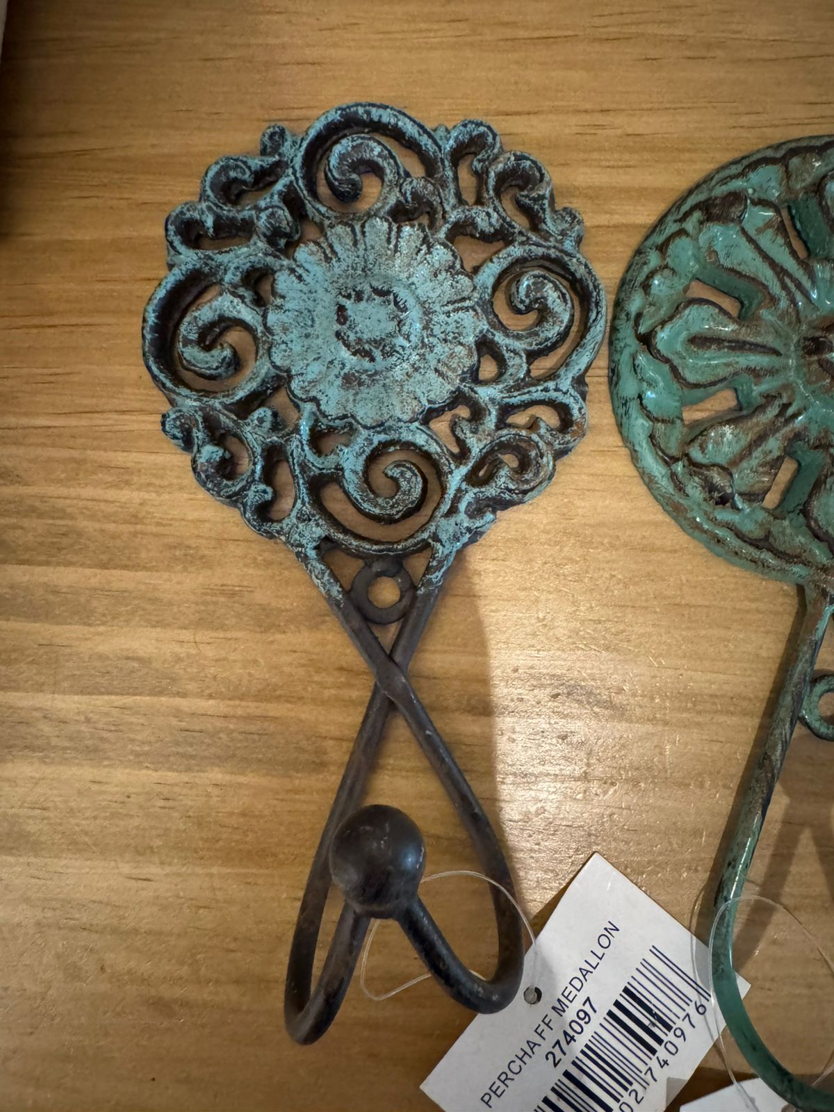 Set 4 perchas metálico - Imagen 4