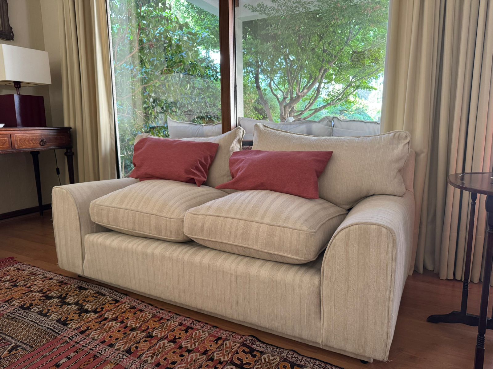 Sofá 3 cuerpos con rayas beige - Imagen 2