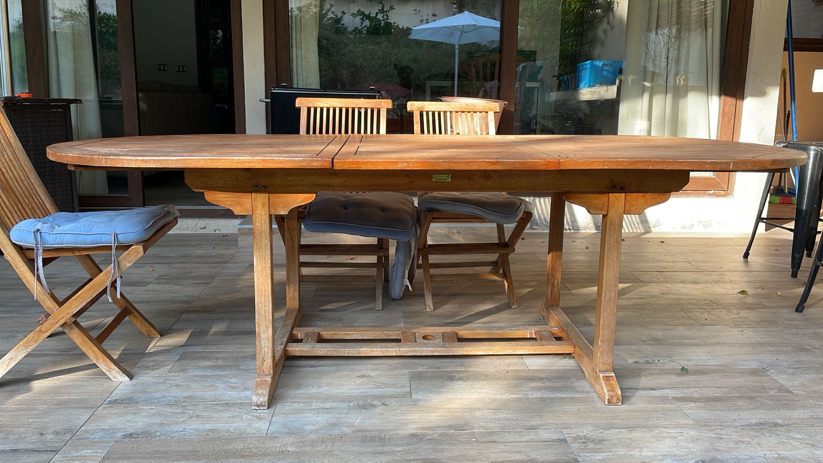 Juego comedor terraza madera teka 5 sillas plegables - Imagen 4