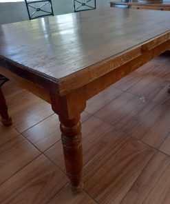 Mesa comedor madera sólida patas torneadas