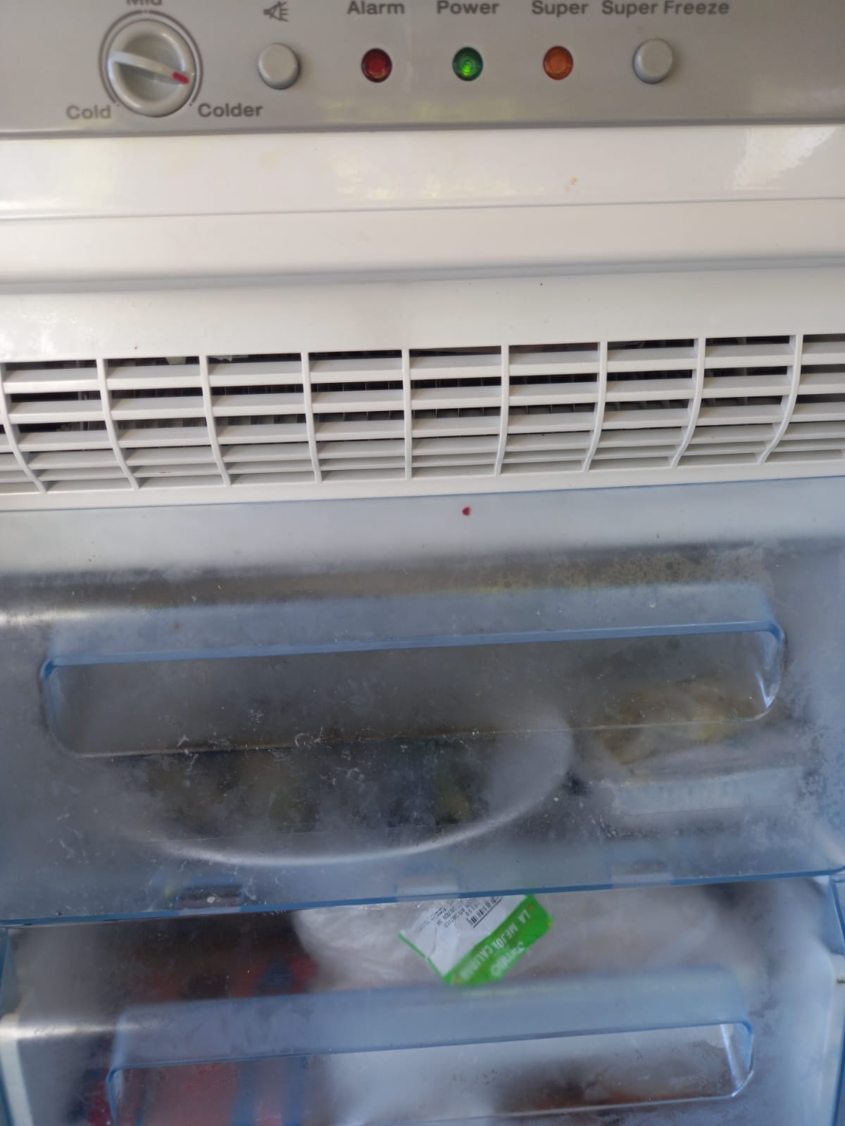 Congelador freezer vertical Hisense 145 lt - Imagen 3