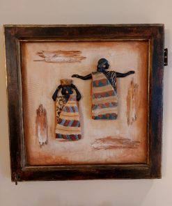 Cuadro figuras sobre relieve