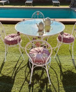 Juego comedor terraza fierro y detalles florales