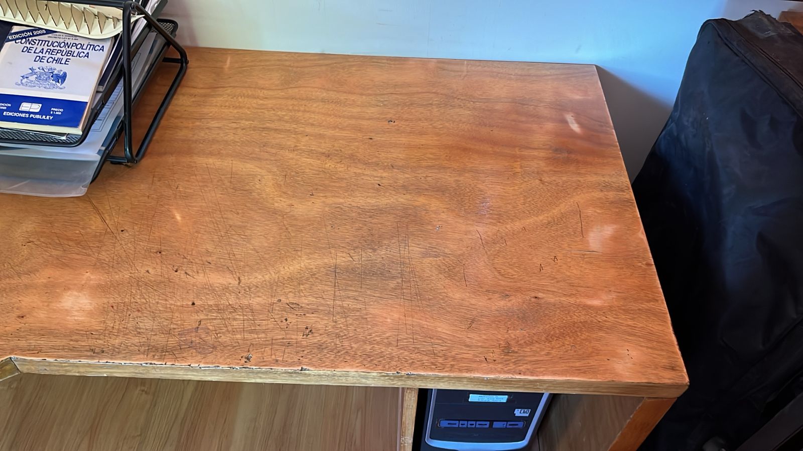 Escritorio madera con espacio para PC de torre - Imagen 3
