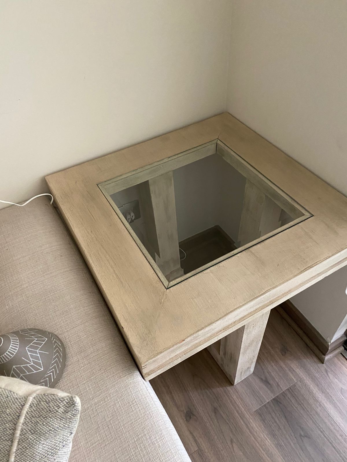 Mesa lateral vidrio y madera - Imagen 2