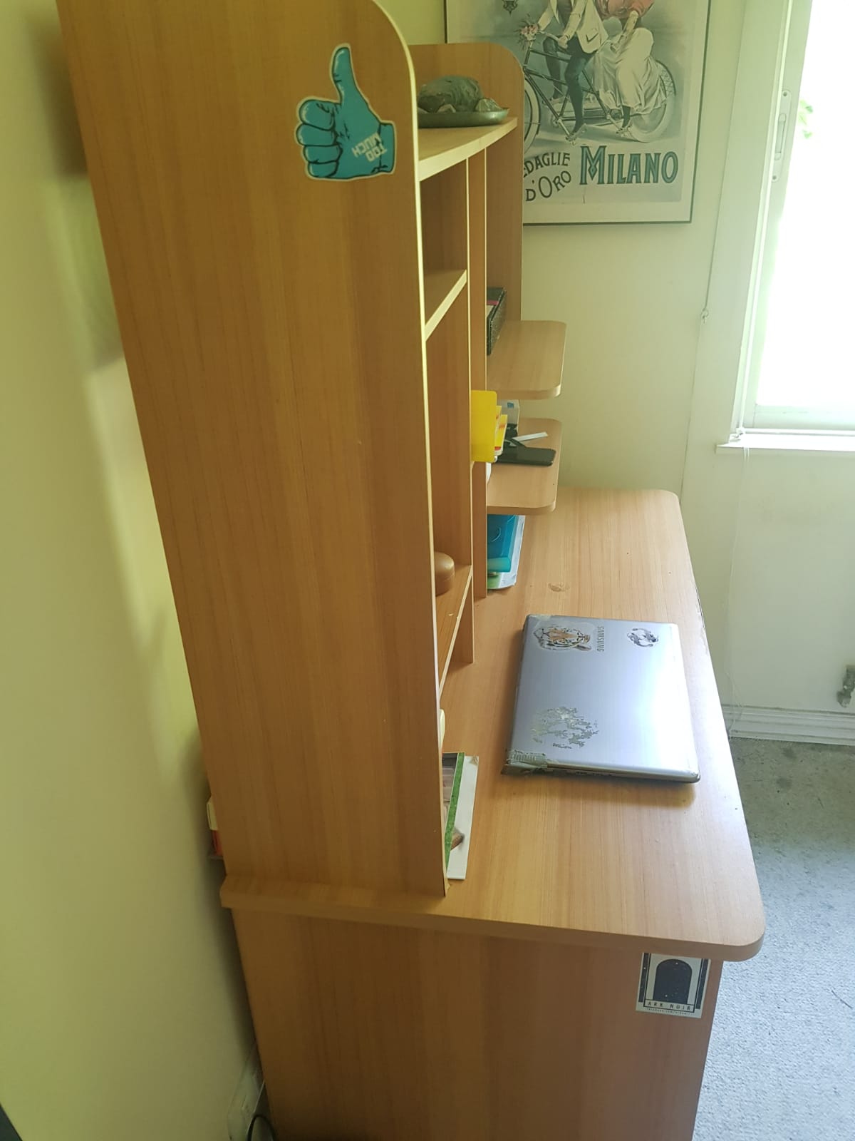Escritorio con repisa superior - Imagen 2