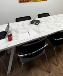 Juego de comedor o reuniones polímero simil mármol con 6 sillas cromadas