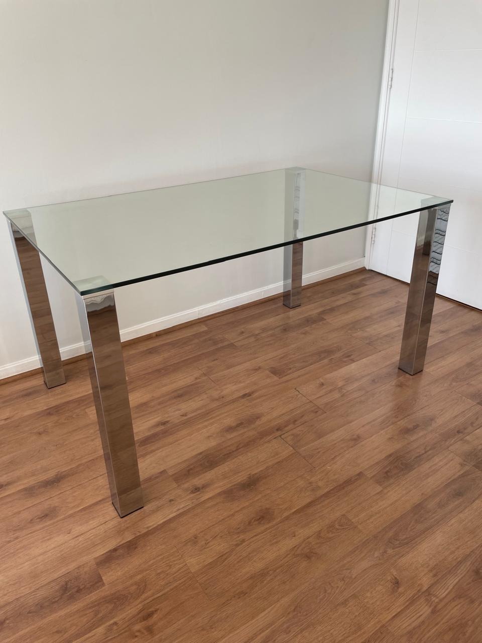 Mesa de comedor vidrio Sur Diseño Kante