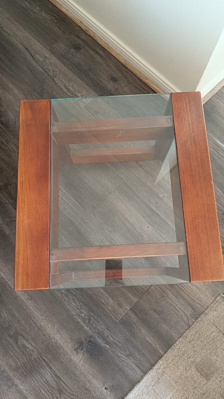Mesa lateral madera y vidrio tipo corchete - Imagen 3