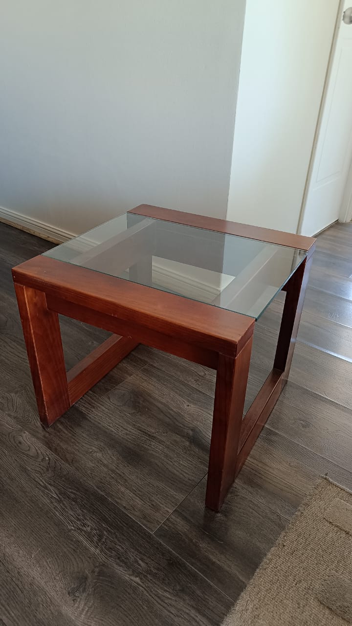 Mesa lateral madera y vidrio tipo corchete - Imagen 4