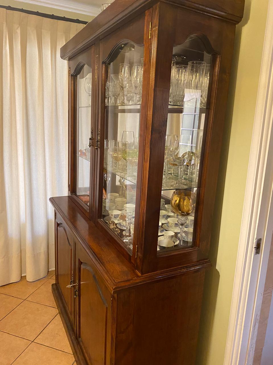 Vitrina de madera con espejo - Imagen 4