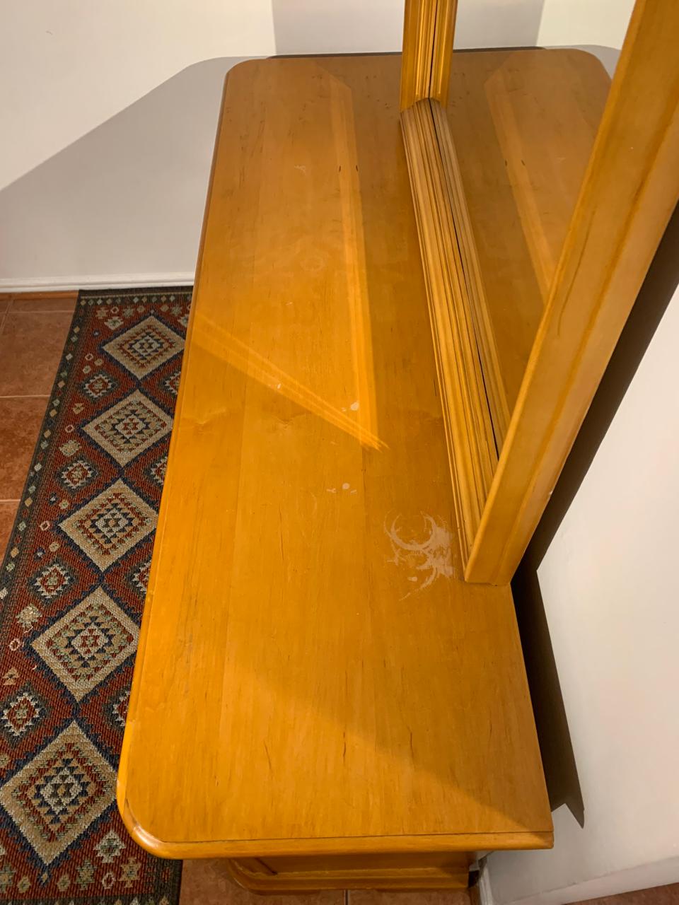 Cómoda madera con cajones y espejo superior - Imagen 2