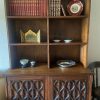 Mueble aparador living con repisas y puertas