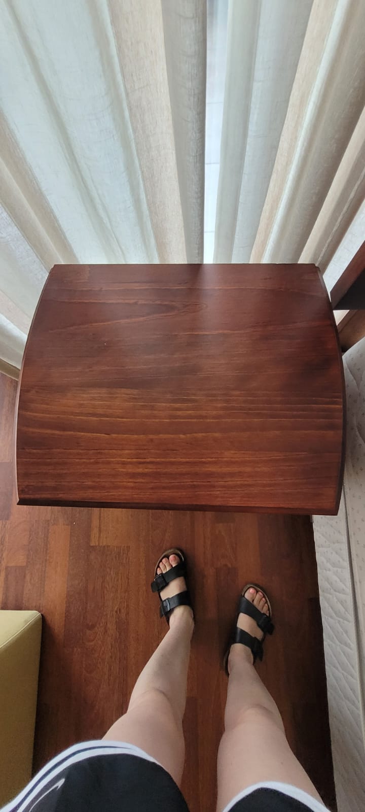 Cama 1,5 plazas Rosen con respaldo y velador - Imagen 4