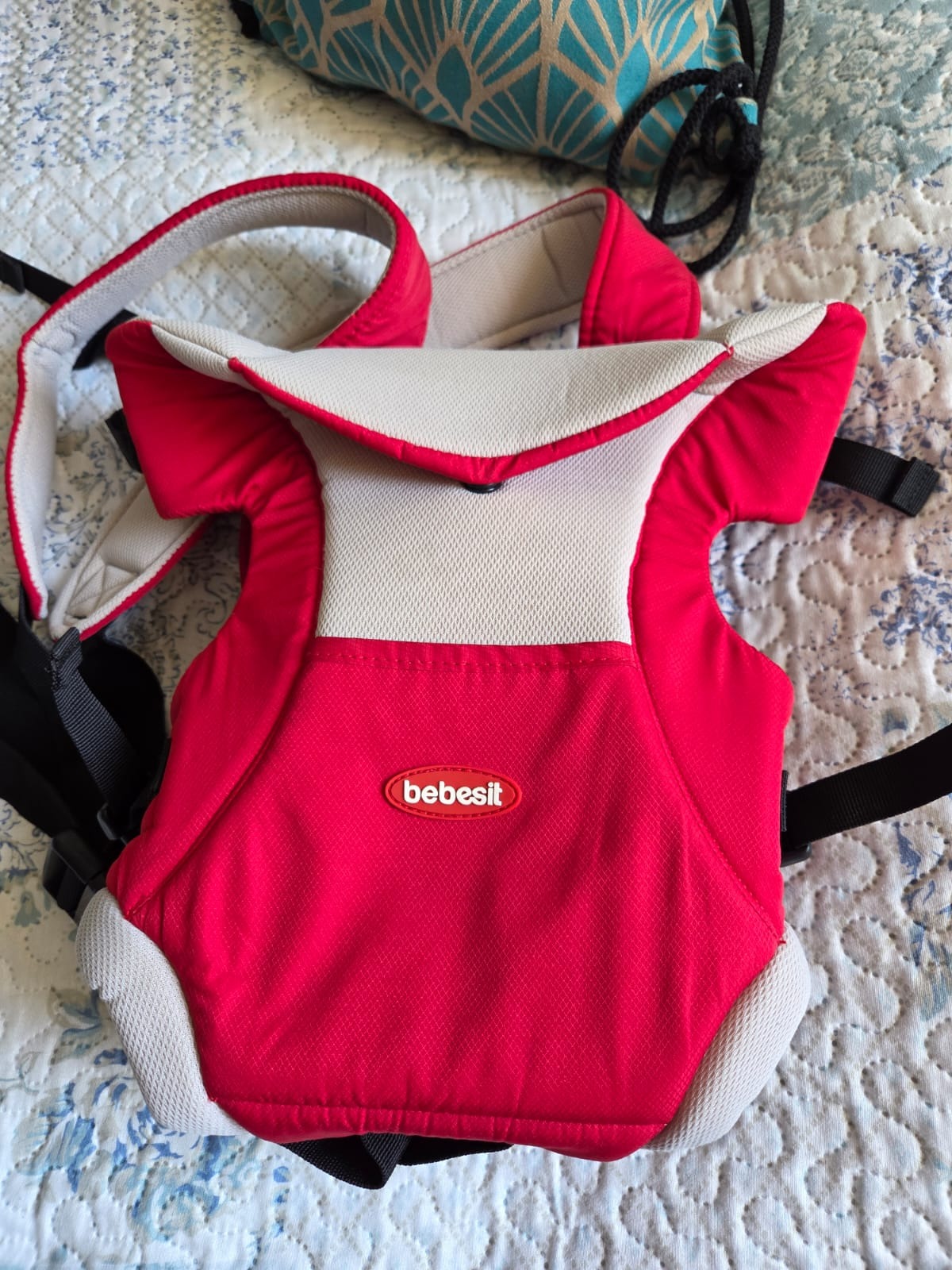 Portabebe rojo marca Bebesit