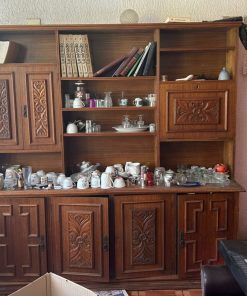Mueble biblioteca vitrina tallada