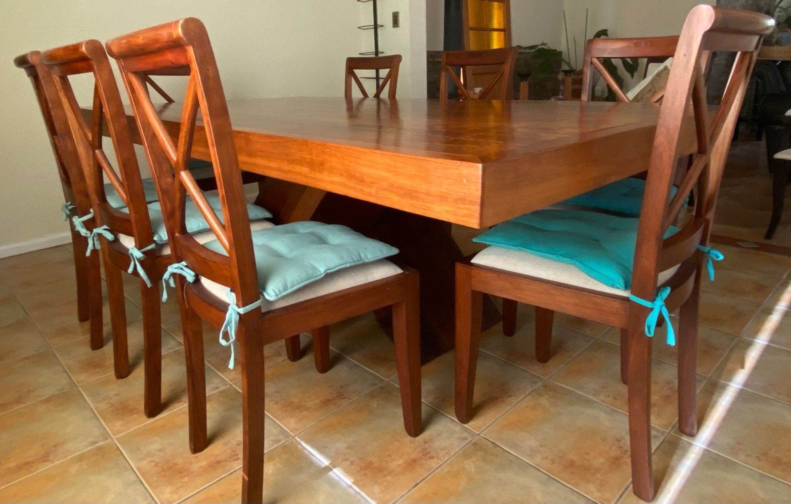 Juego de comedor Roble macizo con 8 sillas cruzadas