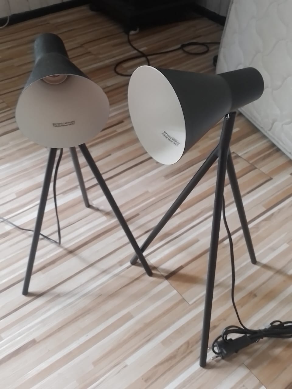 Par lámparas de mesa Philips Trent