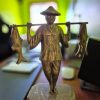 Figura pescador oriental bronce