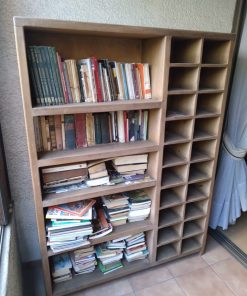 Mueble librero repisa con cava lateral