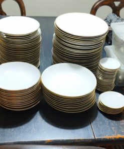 Juego de porcelana 233 piezas mixtas borde dorado