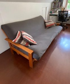 Futón madera colchón espuma tapizado gris