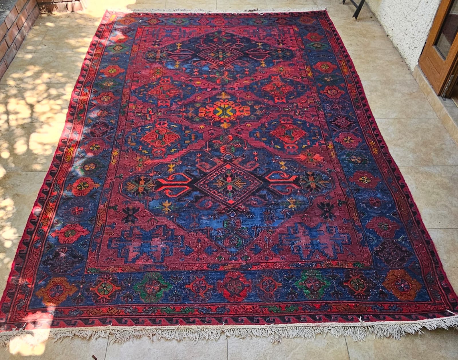 Alfombra Soumak roja azul