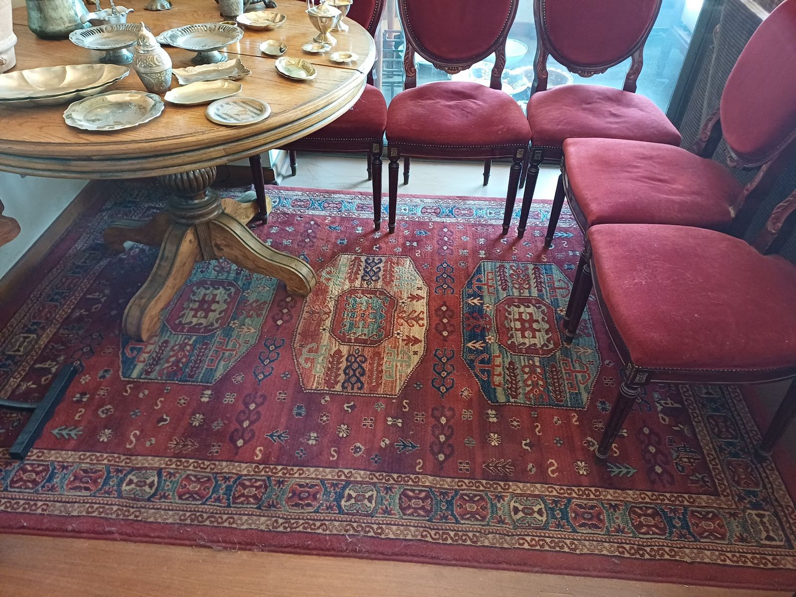 Alfombra lana mediana tonos rojo