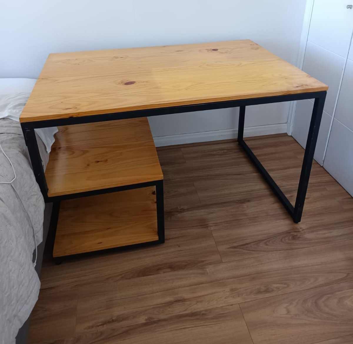 Escritorio estilo industrial hecho a medida
