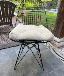 Silla enredada metálica