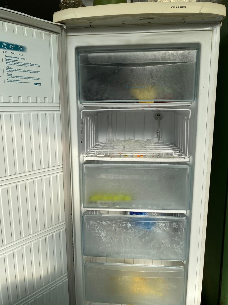 Congelador freezer vertical Electrolux - Imagen 2