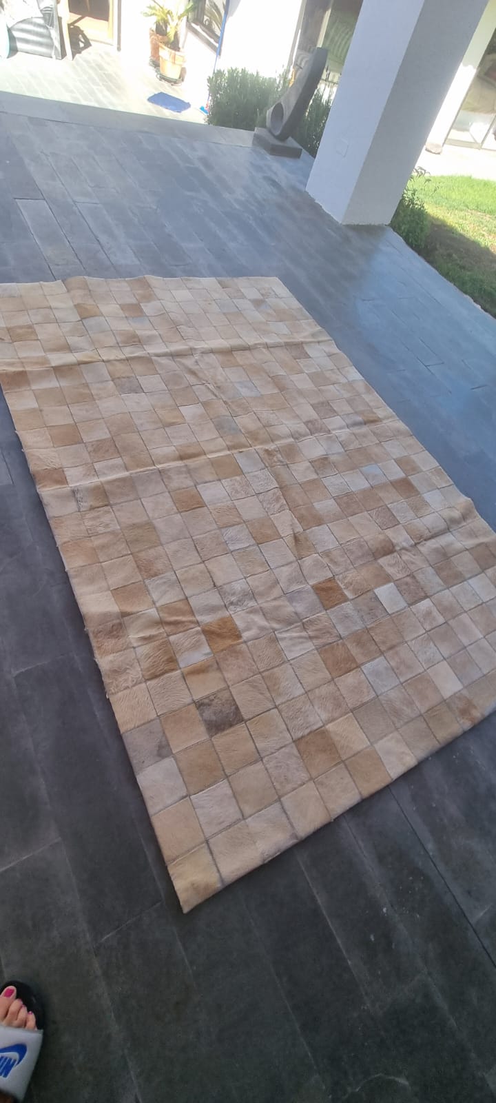 Alfombra patchwork cuero de vaca tonos claros - Imagen 5
