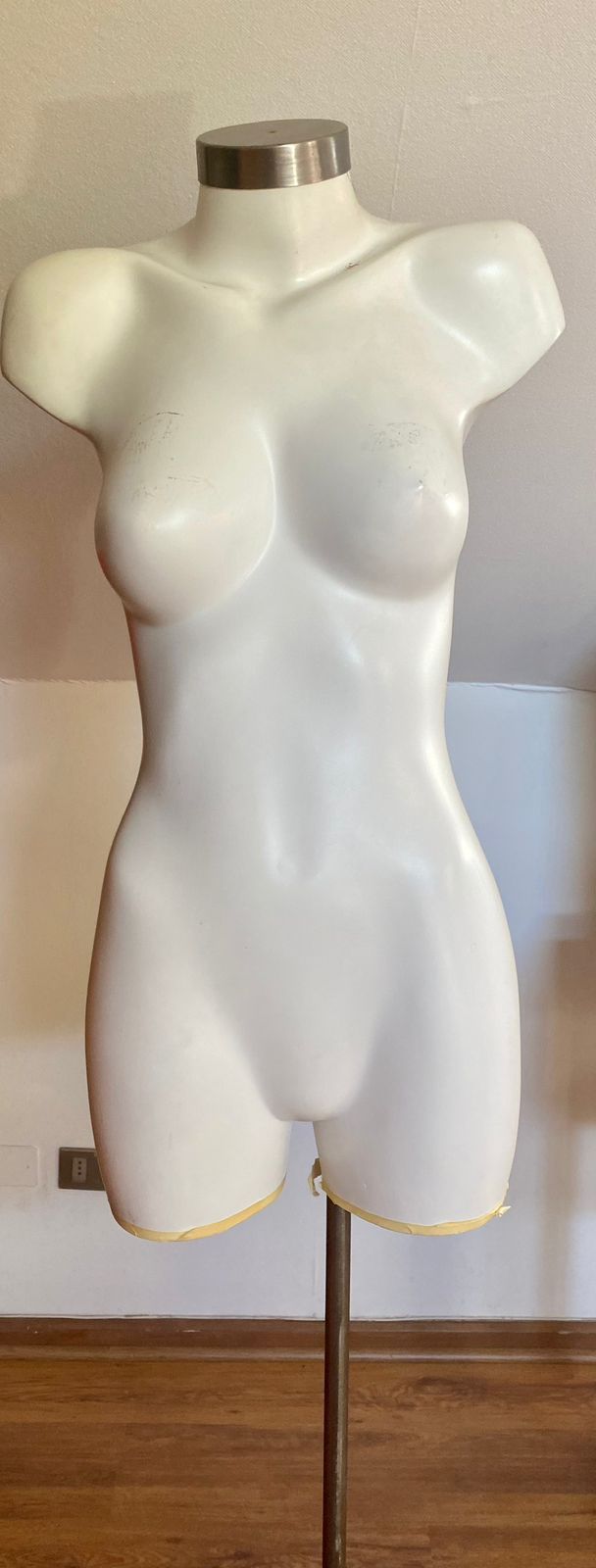 Maniquíes con pedestal ajustable