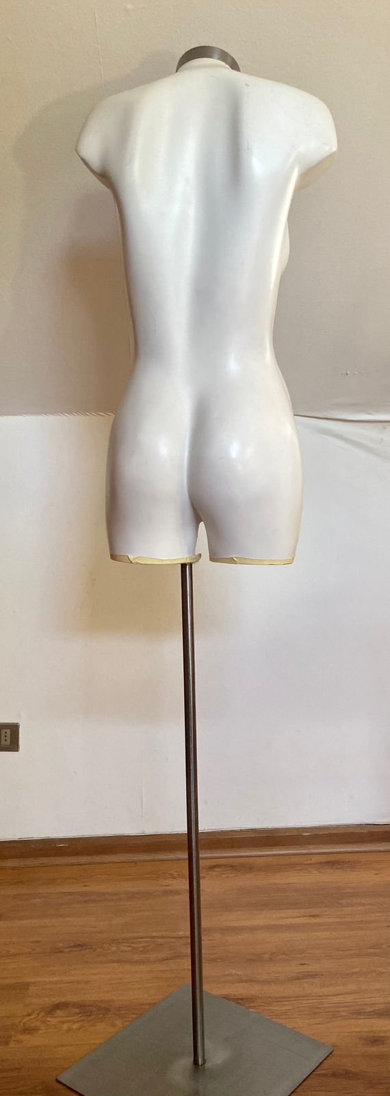 Maniquíes con pedestal ajustable - Imagen 3