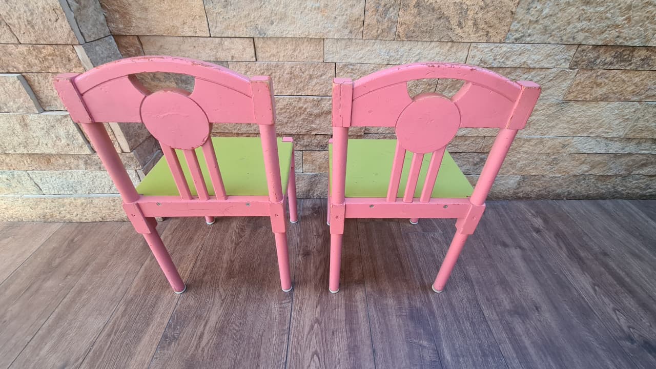 Mesa infantil de madera con dos sillas Mickey - Imagen 7