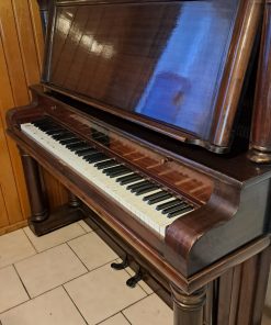 Piano Vertical antiguo de madera Harde