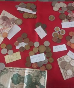 Lote de monedas y billetes